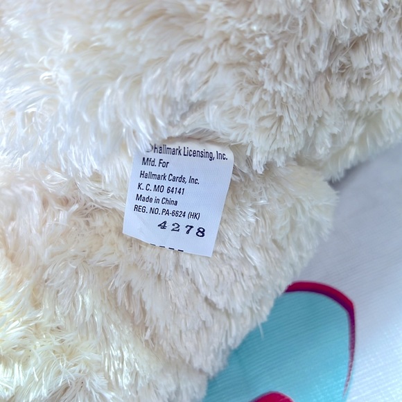 Hallmark Teddy Bear Plush Sweet Hugs Heart - Picture 8 of 15